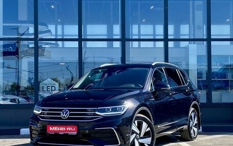 Volkswagen Tiguan II, 2023 год, 4 339 000 рублей, 1 фотография