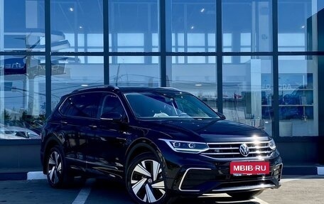Volkswagen Tiguan II, 2023 год, 4 339 000 рублей, 3 фотография
