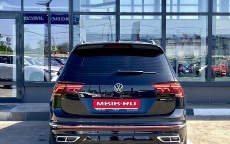 Volkswagen Tiguan II, 2023 год, 4 339 000 рублей, 6 фотография
