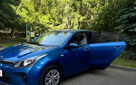 KIA Rio IV, 2017 год, 999 000 рублей, 6 фотография