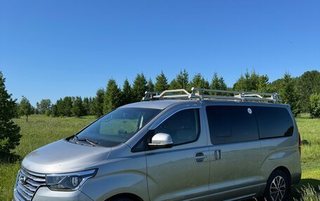 Hyundai Grand Starex Grand Starex I рестайлинг 2, 2020 год, 4 170 000 рублей, 2 фотография