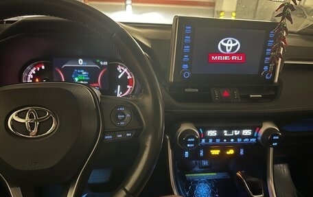 Toyota RAV4, 2019 год, 3 200 000 рублей, 12 фотография