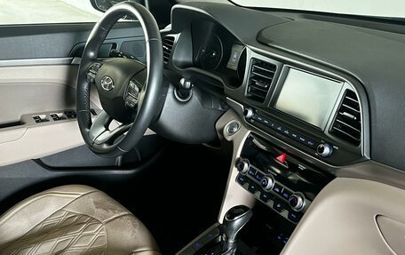 Hyundai Elantra VI рестайлинг, 2019 год, 1 390 000 рублей, 12 фотография