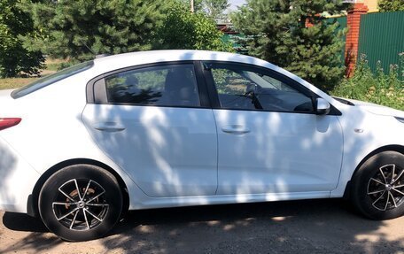KIA Rio IV, 2017 год, 999 000 рублей, 6 фотография
