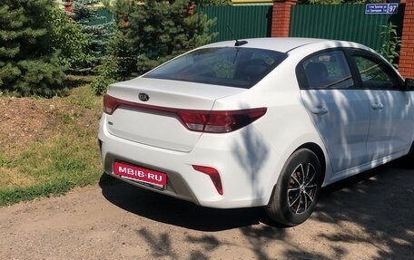 KIA Rio IV, 2017 год, 999 000 рублей, 4 фотография