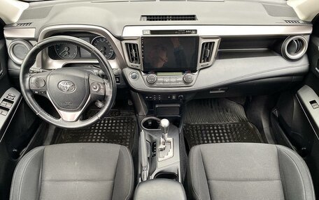Toyota RAV4, 2017 год, 2 349 000 рублей, 9 фотография