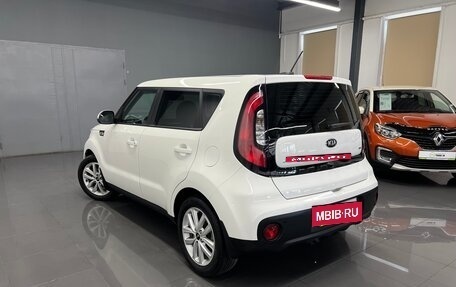 KIA Soul II рестайлинг, 2018 год, 1 595 000 рублей, 8 фотография