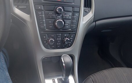Opel Astra J, 2011 год, 910 000 рублей, 8 фотография