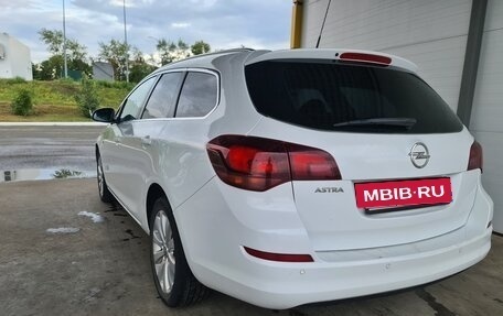 Opel Astra J, 2011 год, 680 000 рублей, 3 фотография