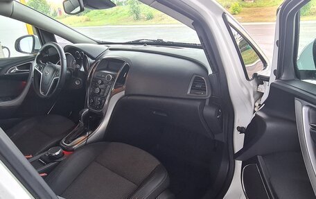 Opel Astra J, 2011 год, 680 000 рублей, 8 фотография