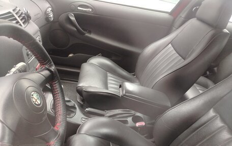 Alfa Romeo 147 I рестайлинг, 2001 год, 120 000 рублей, 1 фотография