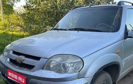 Chevrolet Niva I рестайлинг, 2010 год, 520 000 рублей, 1 фотография