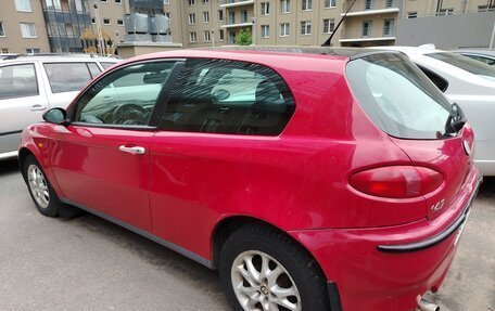 Alfa Romeo 147 I рестайлинг, 2001 год, 120 000 рублей, 5 фотография