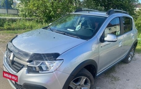 Renault Sandero II рестайлинг, 2021 год, 1 180 000 рублей, 2 фотография