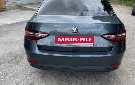 Skoda Superb III рестайлинг, 2017 год, 1 750 000 рублей, 3 фотография