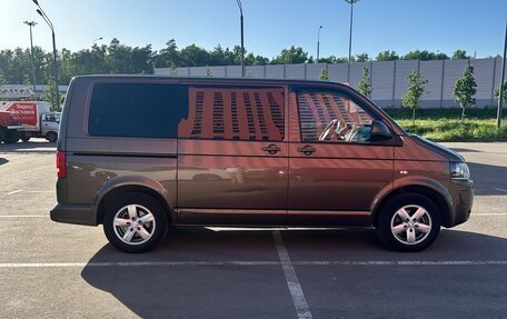 Volkswagen Caravelle T5, 2013 год, 2 000 000 рублей, 3 фотография