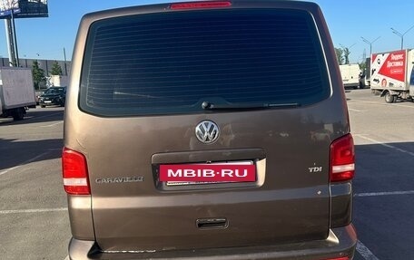 Volkswagen Caravelle T5, 2013 год, 2 000 000 рублей, 2 фотография