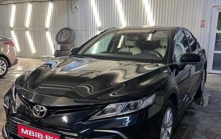 Toyota Camry, 2021 год, 2 800 000 рублей, 1 фотография