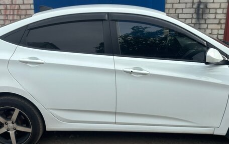 Hyundai Solaris II рестайлинг, 2014 год, 1 120 000 рублей, 2 фотография