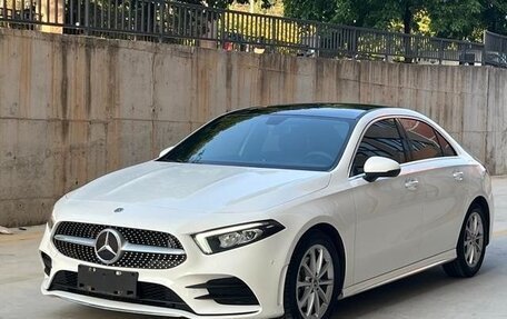 Mercedes-Benz A-Класс, 2022 год, 3 100 000 рублей, 2 фотография