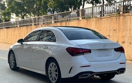 Mercedes-Benz A-Класс, 2022 год, 3 100 000 рублей, 4 фотография