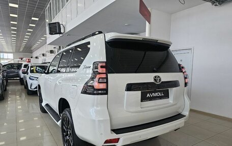 Toyota Land Cruiser Prado 150 рестайлинг 2, 2020 год, 6 099 000 рублей, 9 фотография