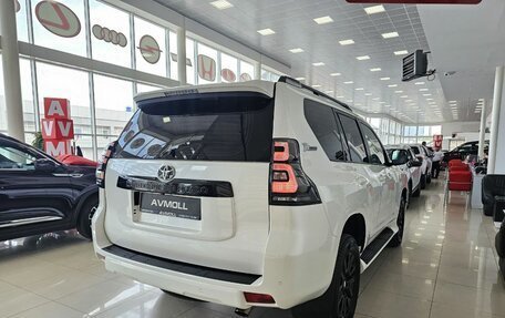 Toyota Land Cruiser Prado 150 рестайлинг 2, 2020 год, 6 099 000 рублей, 10 фотография