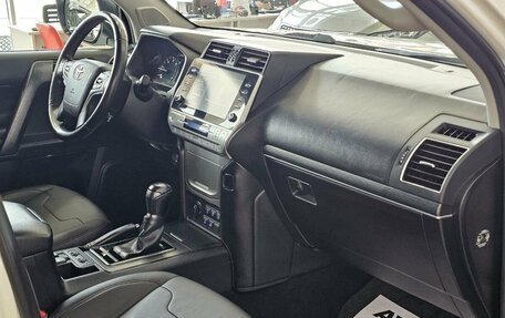 Toyota Land Cruiser Prado 150 рестайлинг 2, 2020 год, 6 099 000 рублей, 25 фотография