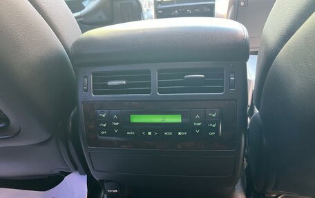 Toyota Land Cruiser 200, 2013 год, 3 700 000 рублей, 18 фотография