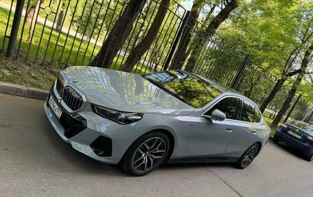 BMW 5 серия, 2023 год, 9 100 000 рублей, 3 фотография