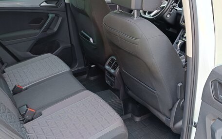 Volkswagen Tiguan II, 2021 год, 2 650 000 рублей, 18 фотография