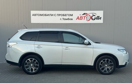 Mitsubishi Outlander III рестайлинг 3, 2014 год, 1 665 000 рублей, 8 фотография