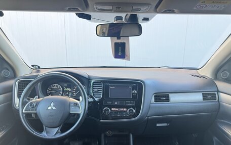 Mitsubishi Outlander III рестайлинг 3, 2014 год, 1 665 000 рублей, 14 фотография