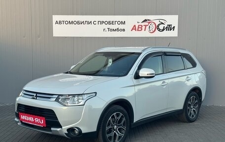 Mitsubishi Outlander III рестайлинг 3, 2014 год, 1 665 000 рублей, 3 фотография