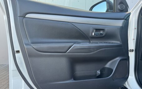 Mitsubishi Outlander III рестайлинг 3, 2014 год, 1 665 000 рублей, 18 фотография