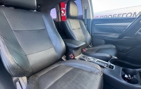Mitsubishi Outlander III рестайлинг 3, 2014 год, 1 665 000 рублей, 12 фотография