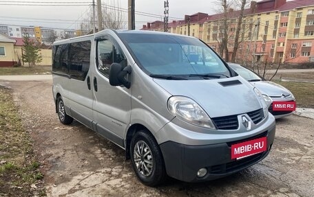 Renault Trafic, 2011 год, 1 750 000 рублей, 2 фотография