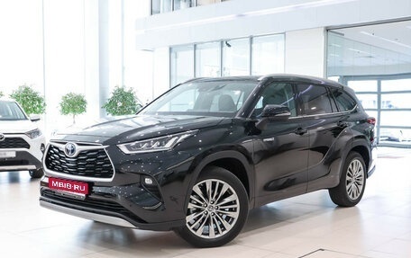 Toyota Highlander, 2024 год, 6 990 000 рублей, 1 фотография