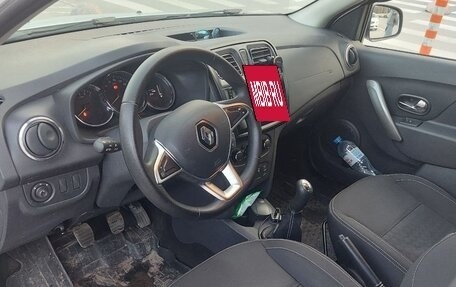 Renault Logan II, 2018 год, 890 000 рублей, 3 фотография