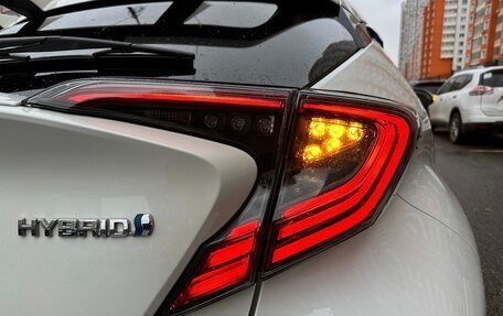 Toyota C-HR I рестайлинг, 2018 год, 2 590 000 рублей, 6 фотография