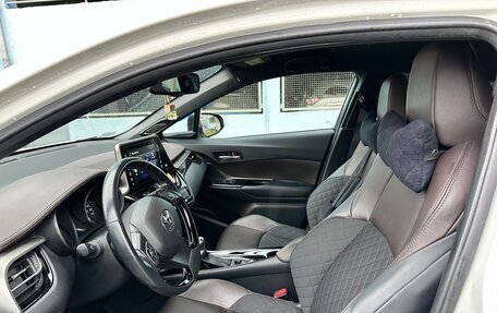 Toyota C-HR I рестайлинг, 2018 год, 2 590 000 рублей, 28 фотография