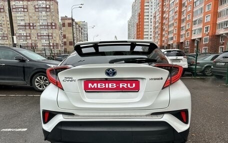 Toyota C-HR I рестайлинг, 2018 год, 2 590 000 рублей, 17 фотография