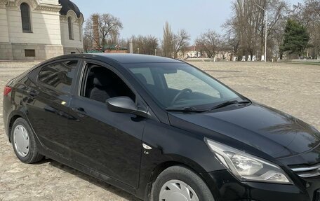 Hyundai Solaris II рестайлинг, 2016 год, 900 000 рублей, 17 фотография