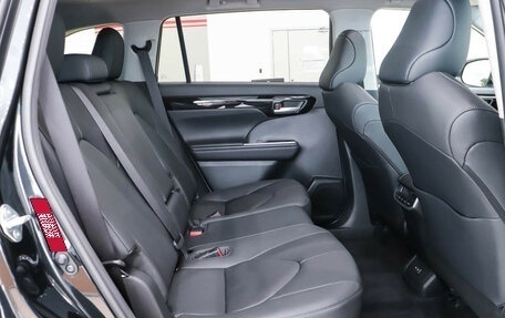 Toyota Highlander, 2024 год, 6 990 000 рублей, 9 фотография