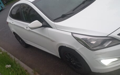 Hyundai Solaris II рестайлинг, 2015 год, 550 000 рублей, 2 фотография