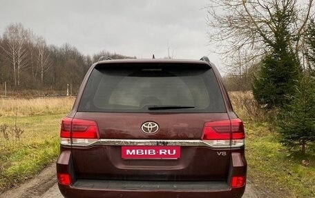 Toyota Land Cruiser 200, 2016 год, 6 999 999 рублей, 3 фотография