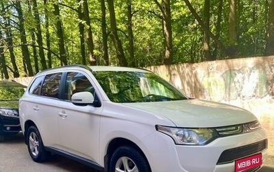 Mitsubishi Outlander III рестайлинг 3, 2014 год, 1 550 000 рублей, 1 фотография
