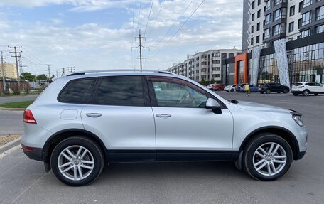 Volkswagen Touareg III, 2010 год, 2 100 000 рублей, 2 фотография