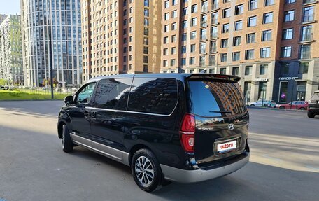 Hyundai Grand Starex Grand Starex I рестайлинг 2, 2019 год, 4 300 000 рублей, 5 фотография