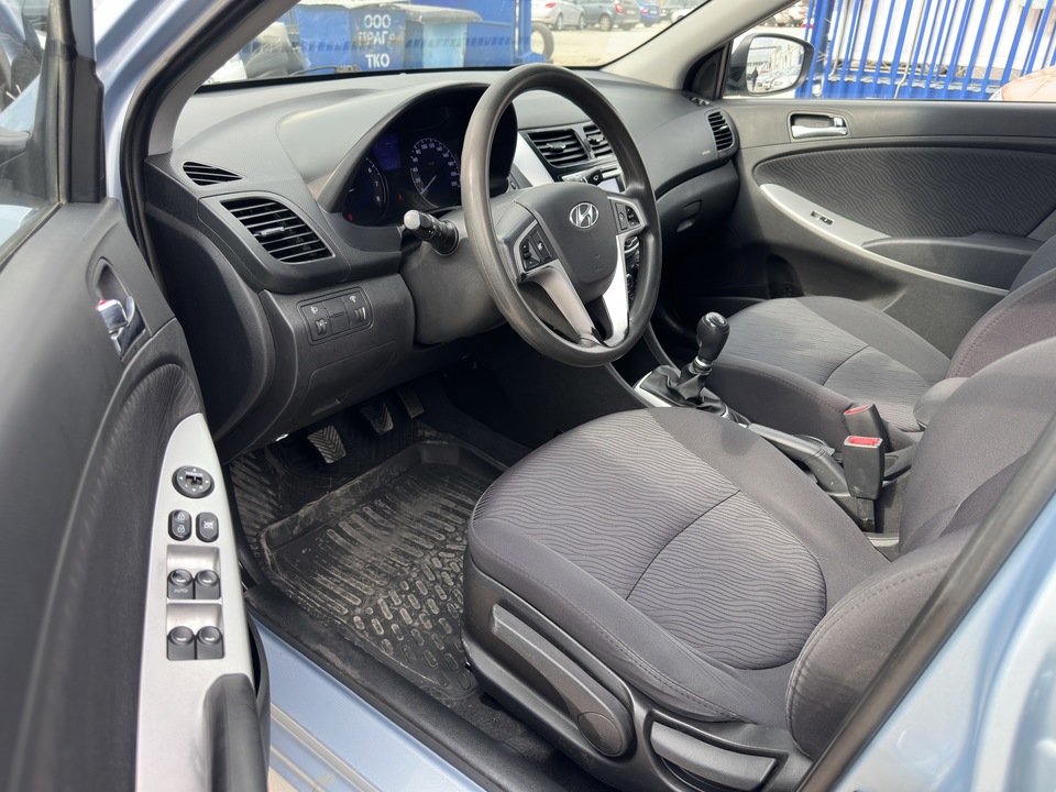 Hyundai Solaris I, 2013 год, 849 000 рублей, 10 фотография